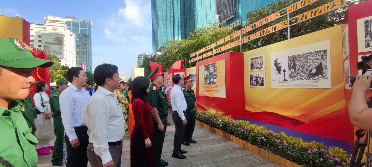 Exhibition 'From the era of independence and national unification to the era of national growth'