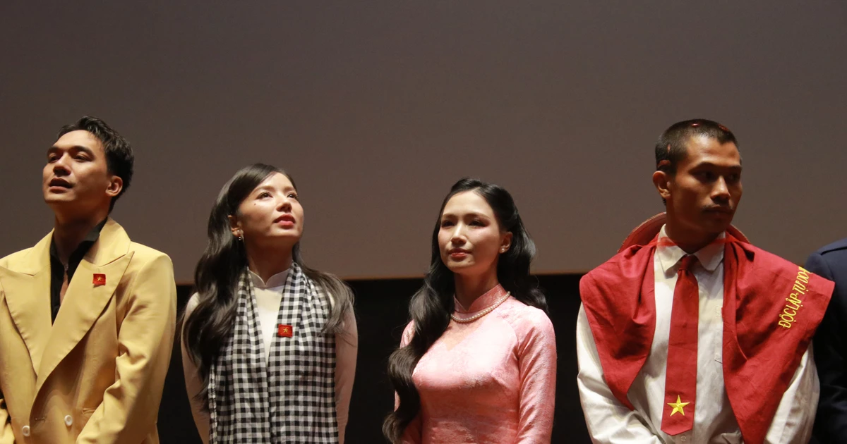 Đạo diễn Bùi Thạc Chuyên: "Mưa đỏ" có độ khó hơn "Địa đạo" nhiều