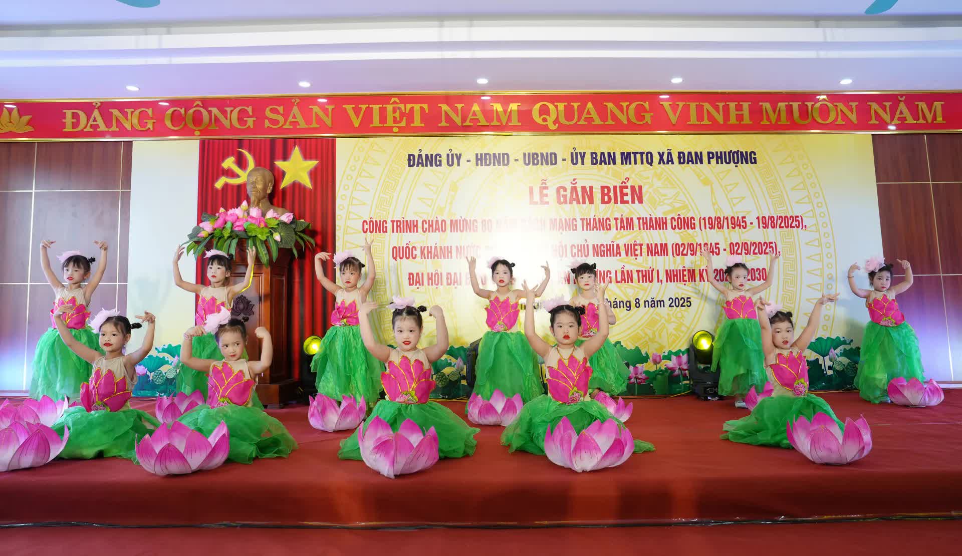 Xã Đan Phượng gắn biển công trình chào mừng Quốc khánh 2/9- Ảnh 1.