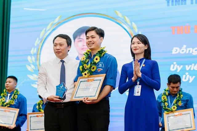 La luna crescente di Nguyen Phuc Duc e il suo splendido percorso di vita tra le circostanze quotidiane - Foto 1.