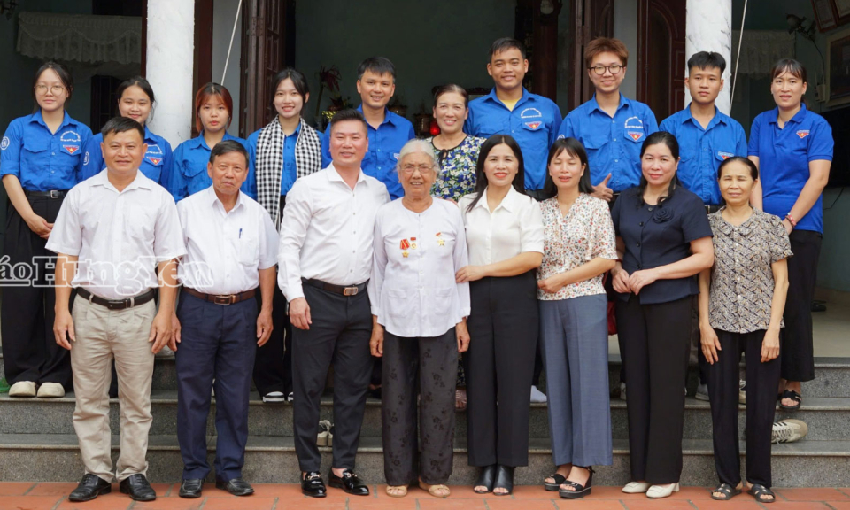 យុទ្ធនាការ "យុវជនស្ម័គ្រចិត្តរដូវក្តៅ" នៅឃុំខៅចូវ