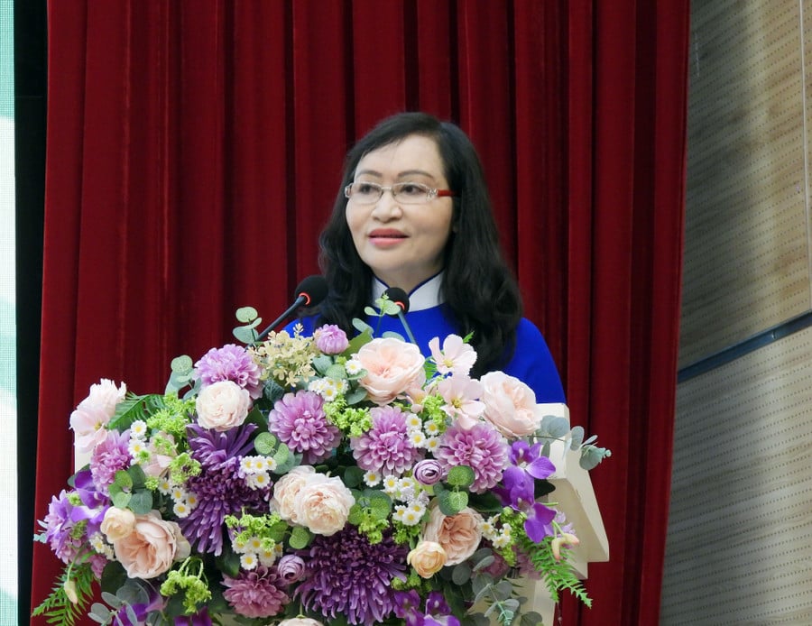 dhcl-trao-bang-duoc-si-2.jpg