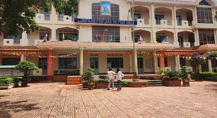 Hé lộ nhiều bất ngờ trong vụ phụ huynh 