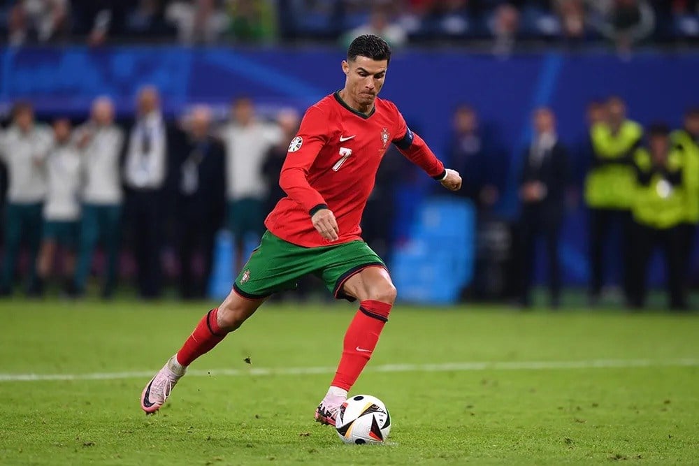Ronaldo hay Djokovic vượt qua giới hạn sinh học bằng cách nào? - ảnh 1