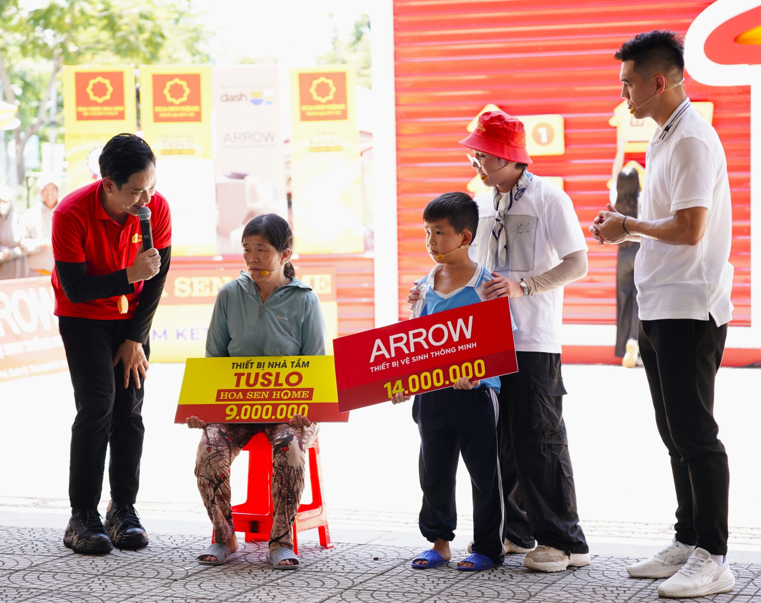 Le Minh Hieu's family came in second.
