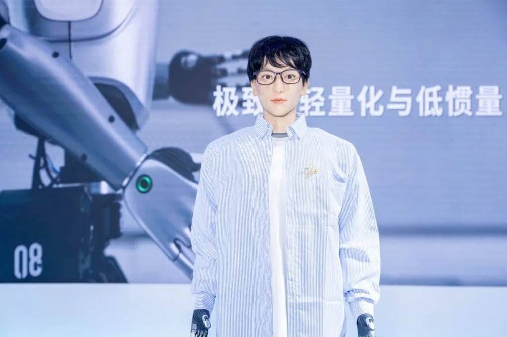 Robot đầu tiên đi học tiến sĩ gây sốt vì quá... đẹp trai - 1