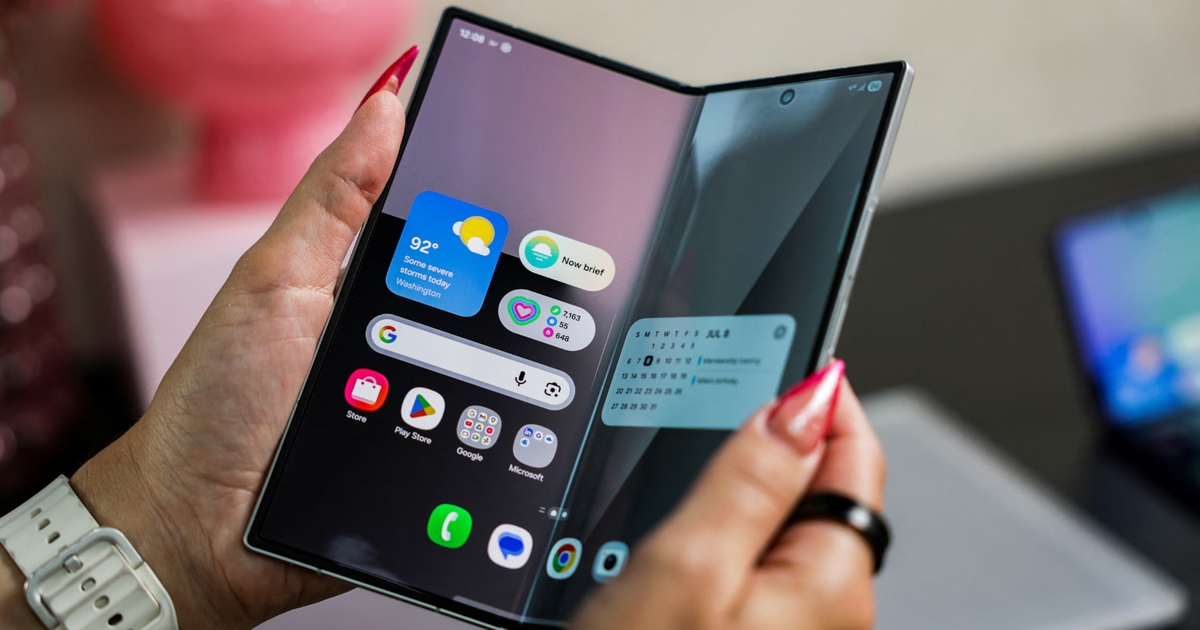 Galaxy Z Fold7 chứng minh smartphone gập bắt đầu hút khách