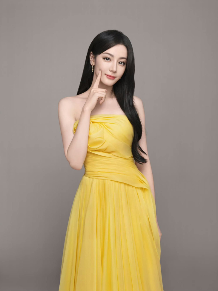 Địch Lệ Nhiệt Ba - Ảnh 1.