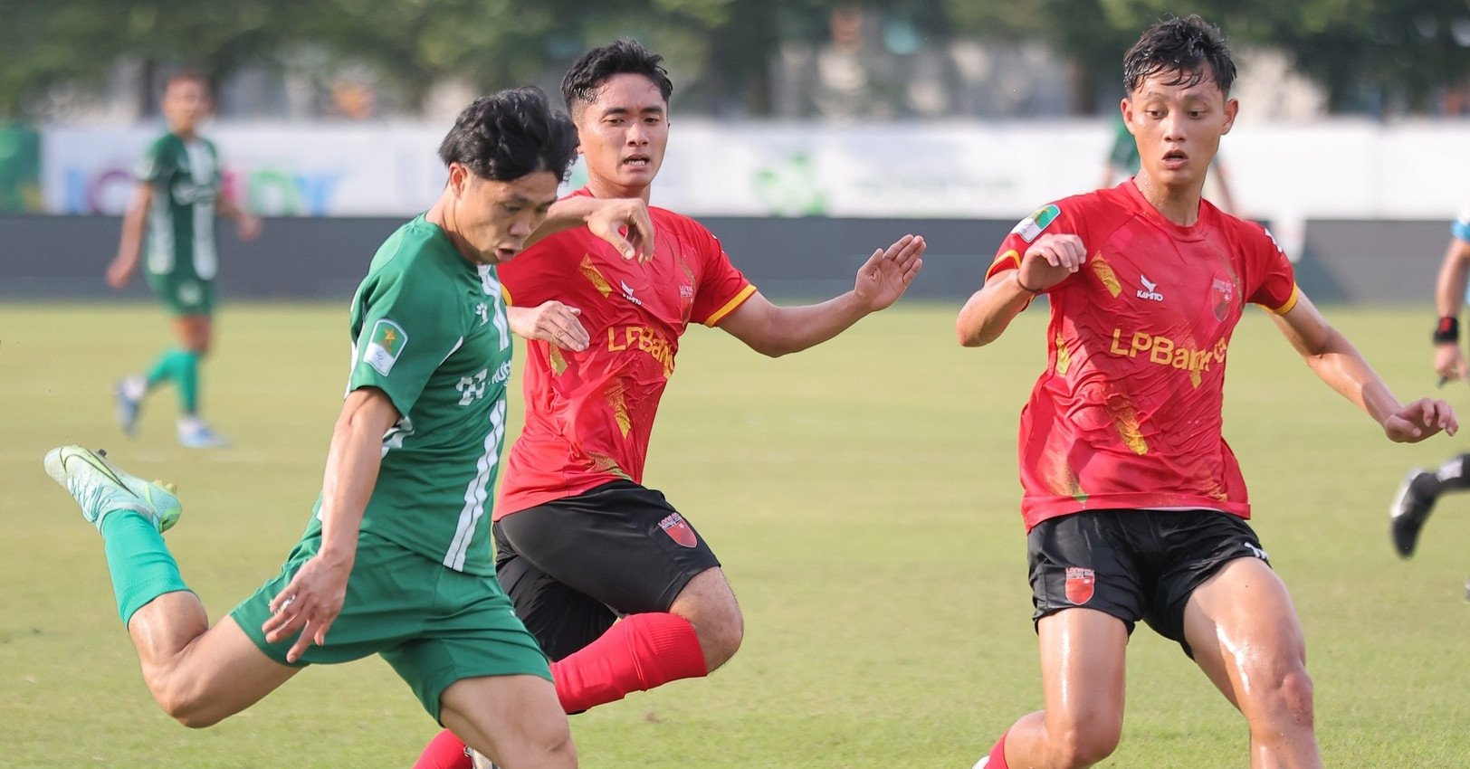Đội Công Phượng từ chối lên V-League, PVF-CAND thay chỗ