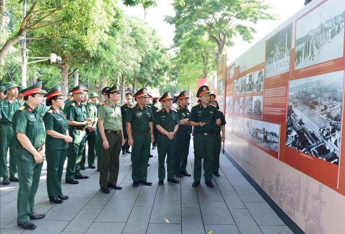 trien-lam-anh-3-1764.jpg