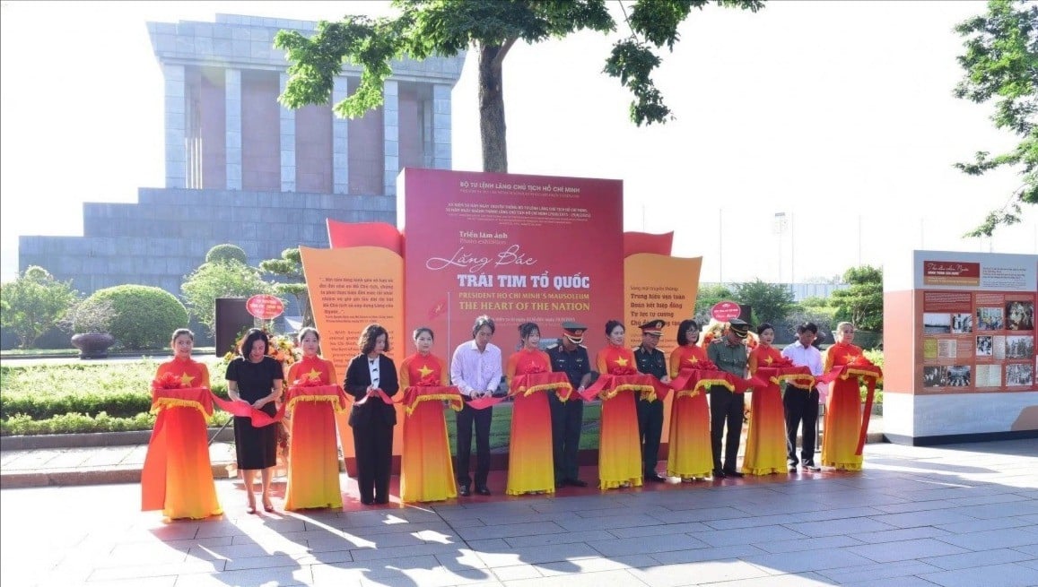 trien-lam-anh-2-823.jpg