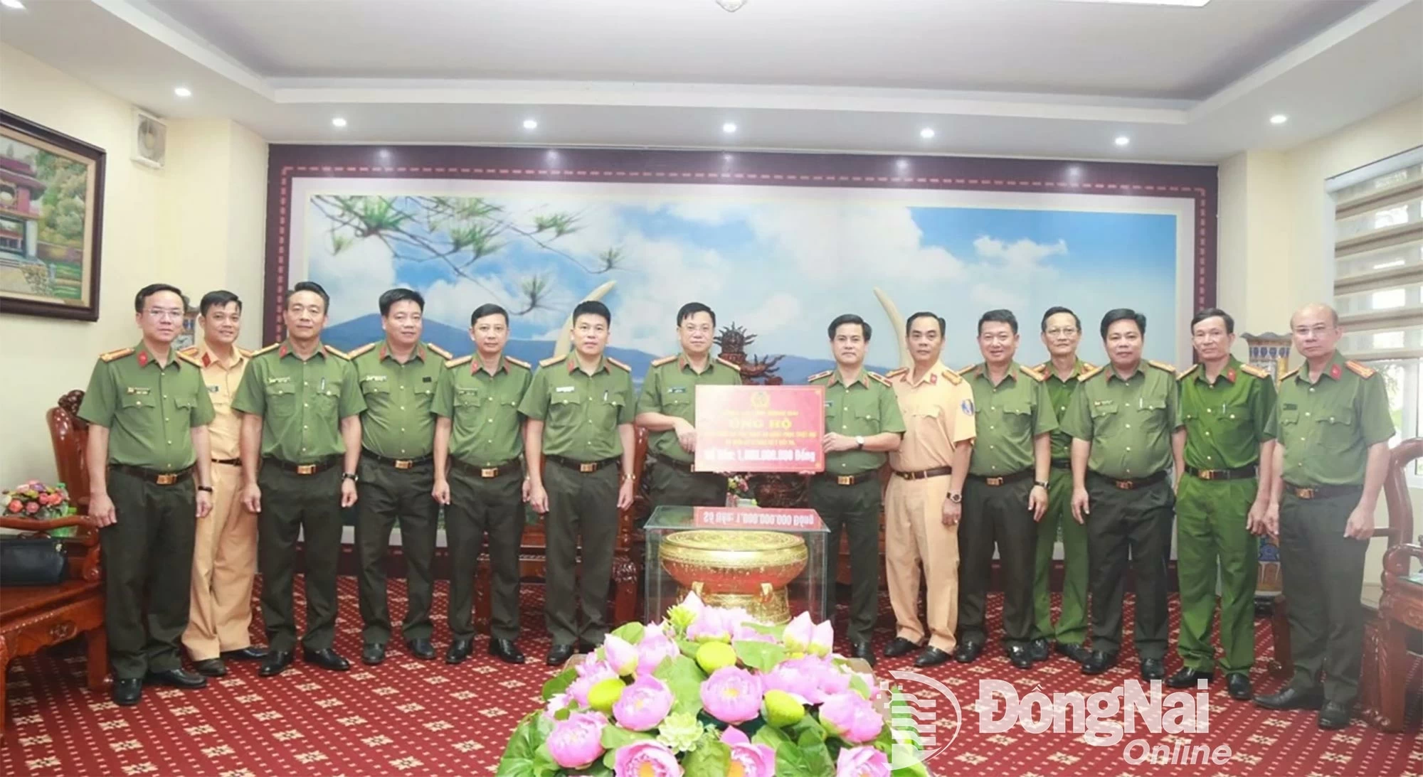 Công an tỉnh Đồng Nai trao tặng 1,6 tỷ đồng khắc phục hậu quả do bão số 3 tại Nghệ An