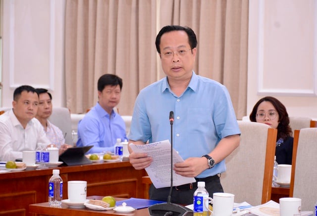Bộ trưởng GD-ĐT khẳng định cấp có quyền tuyển dụng giáo viên   - Ảnh 2.