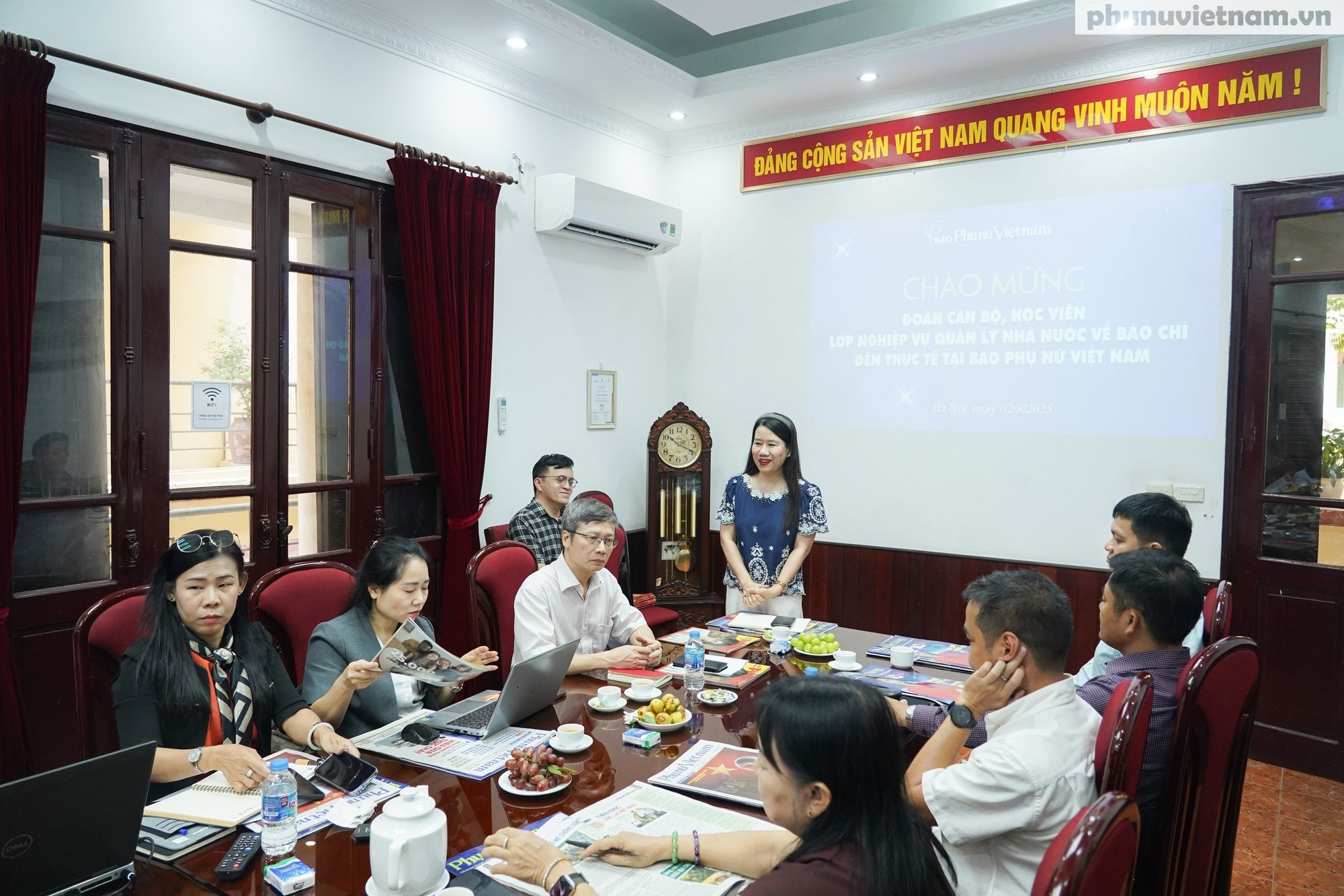 Đoàn cán bộ, học viên Học viện Báo chí và Tuyên truyền đến thực tế tại Báo Phụ nữ Việt Nam- Ảnh 3.