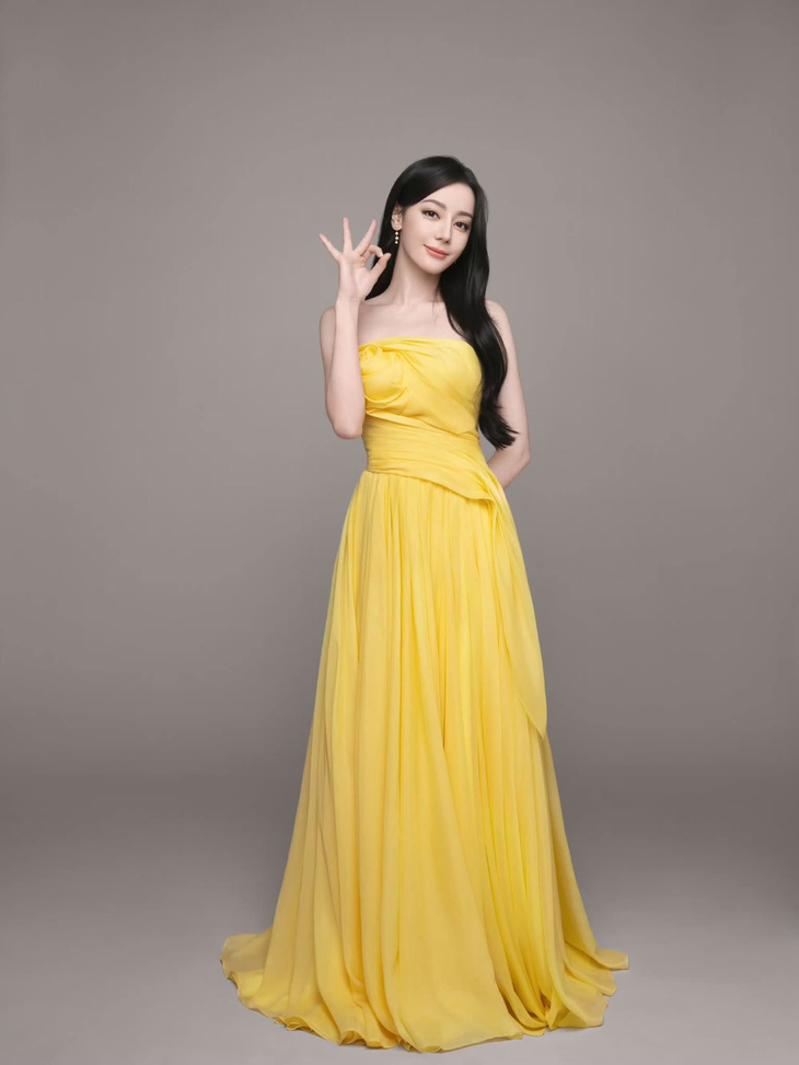 Địch Lệ Nhiệt Ba - Ảnh 2.