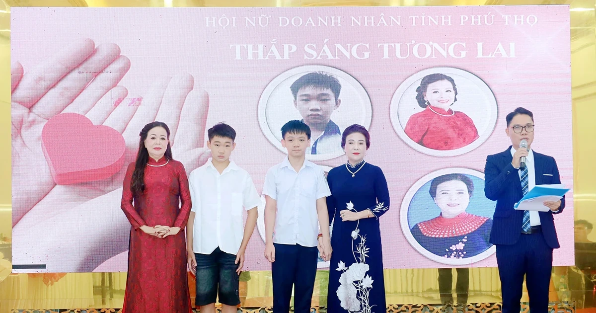 Mẹ đỡ đầu - thắp sáng tương lai