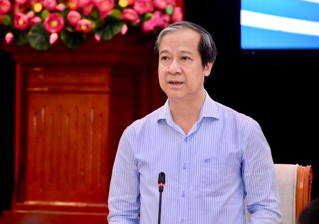 Bộ trưởng GD-ĐT khẳng định cấp có quyền tuyển dụng giáo viên   - Ảnh 1.