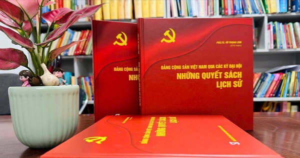 Cẩm nang lý luận sắc bén từ thực tiễn 13 kỳ Đại hội của Đảng