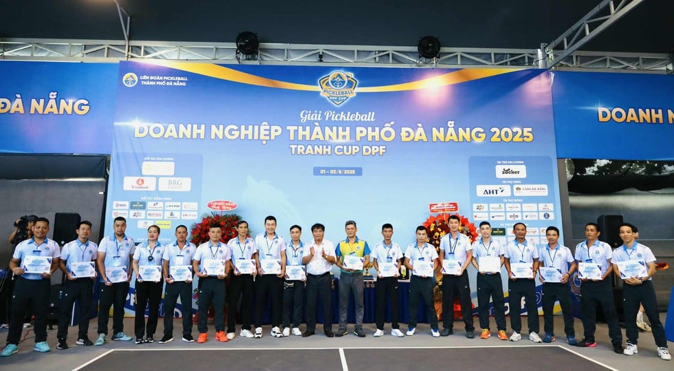Trọng tài pickleball Đà Nẵng đạt chuẩn châu Á, sẵn sàng cầm còi quốc tế - Ảnh 1.