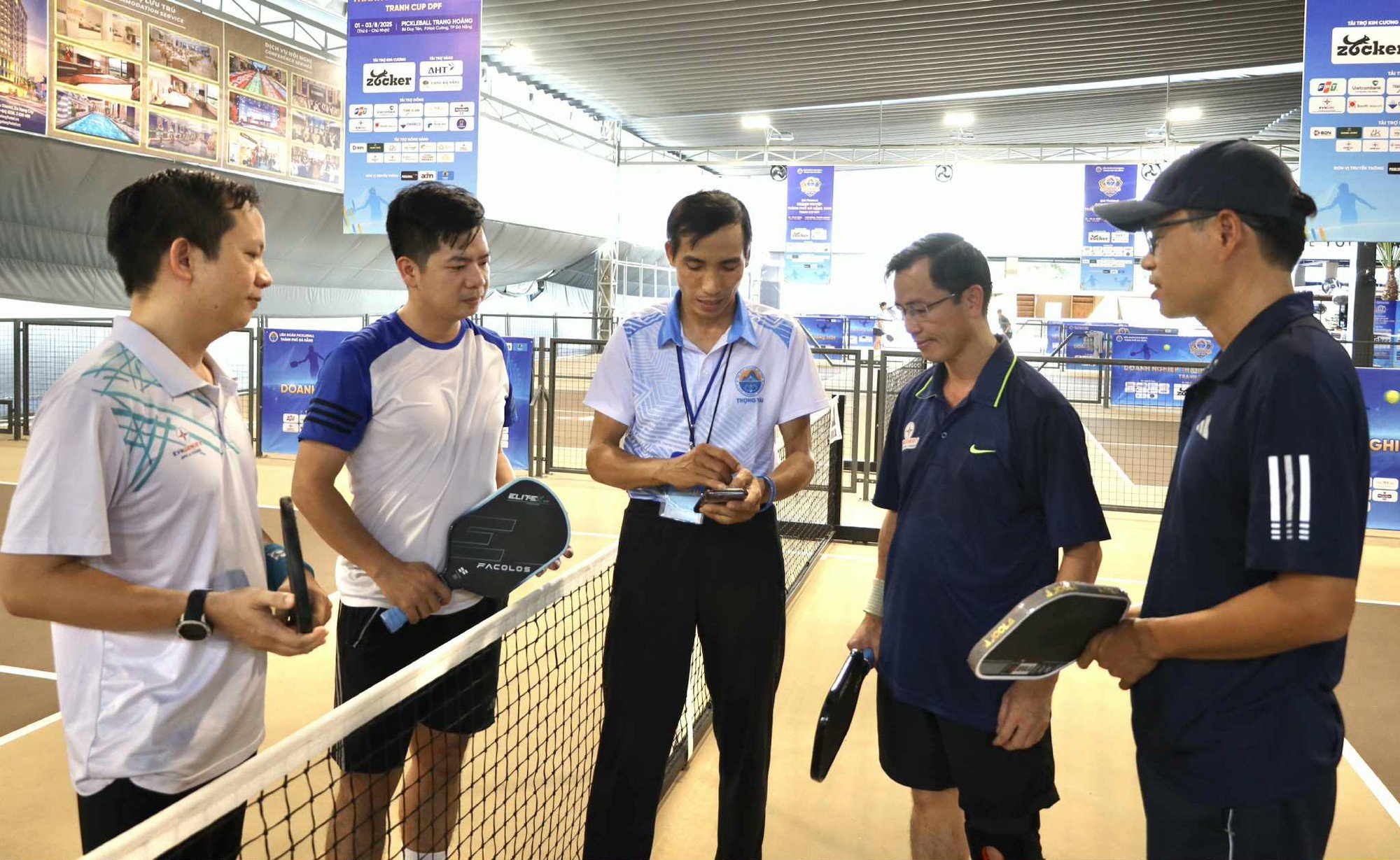 Trọng tài pickleball Đà Nẵng đạt chuẩn châu Á, sẵn sàng cầm còi quốc tế - Ảnh 3.
