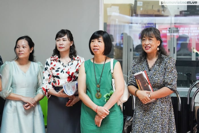 Đoàn cán bộ, học viên Học viện Báo chí và Tuyên truyền đến thực tế tại Báo Phụ nữ Việt Nam- Ảnh 15.