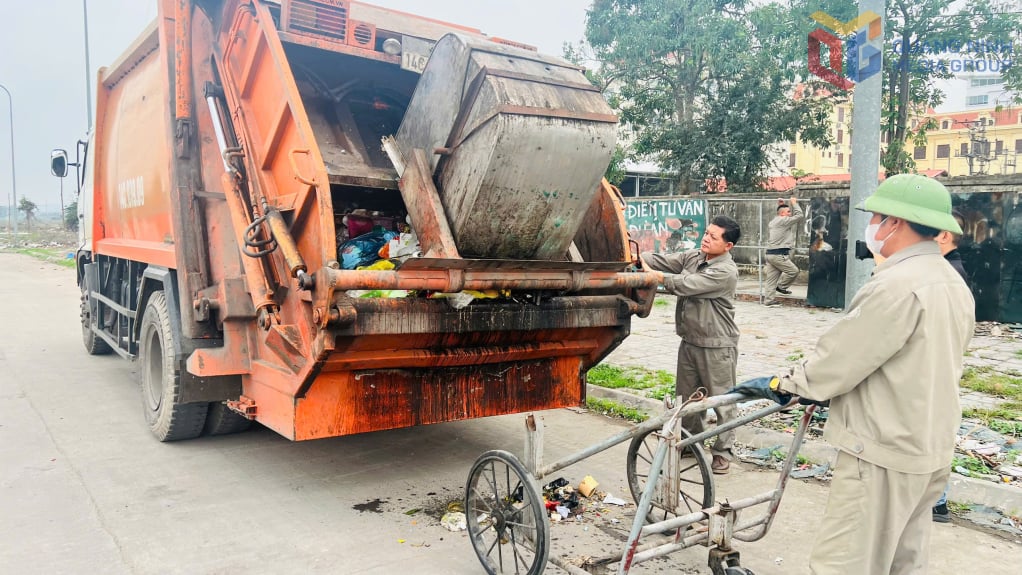 លោក Nguyen Duy Dien ជាកម្មករនៅក្រុមហ៊ុន Uong Bi Urban Construction and Environment Joint Stock Company ត្រូវបានគេហៅថាជា 
