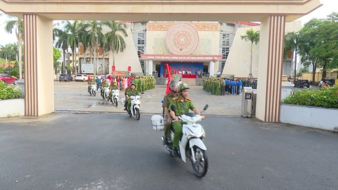 Xã Thường Tín ra quân mở đợt cao điểm đấu tranh, trấn áp tội phạm, đảm bảo an ninh địa phương- Ảnh 6.