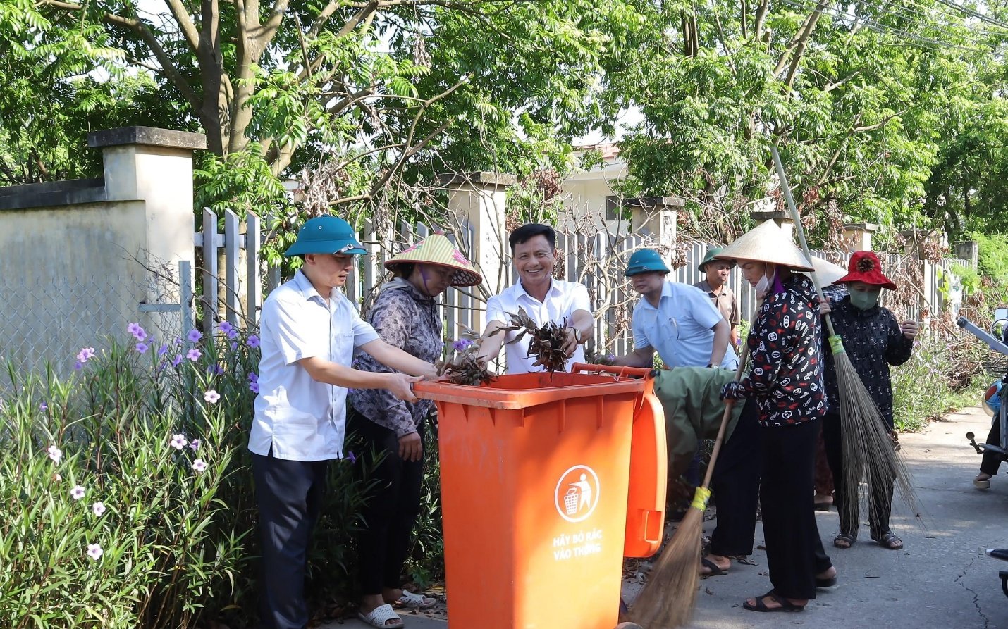 Xã Xuân Mai: Phát động phong trào thi đua “Sáng - xanh - sạch - đẹp”- Ảnh 4.