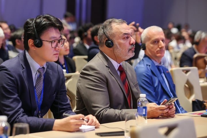 Việc thành lập Trung tâm gtài chính Quốc tế tại Việt Nam thu hút sự quan tâm của giới chuyên gia, doanh nghiệp trên thế giới. (Ảnh: VGP)