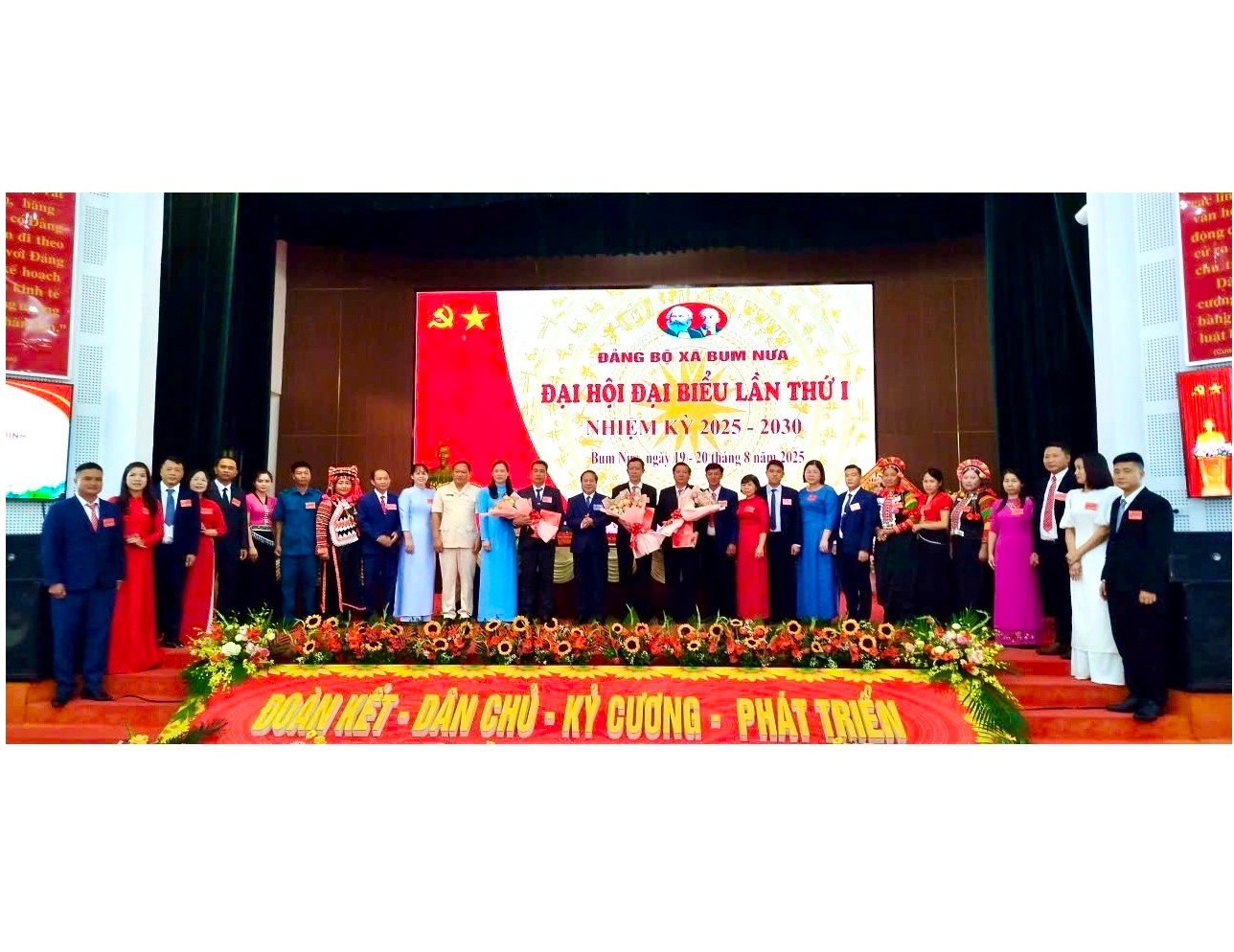 Đại hội Đại biểu Đảng bộ xã Bum Nưa lần thứ I