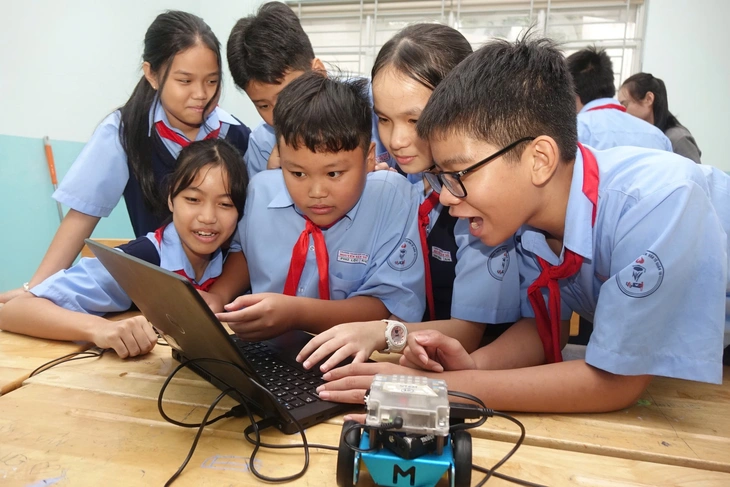 Sở GD-ĐT TP.HCM: Chương trình nhà trường phải có tối thiểu 2 lựa chọn - Ảnh 1.