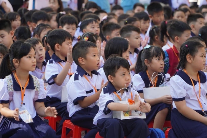 Vỡ òa cảm xúc trong ngày 