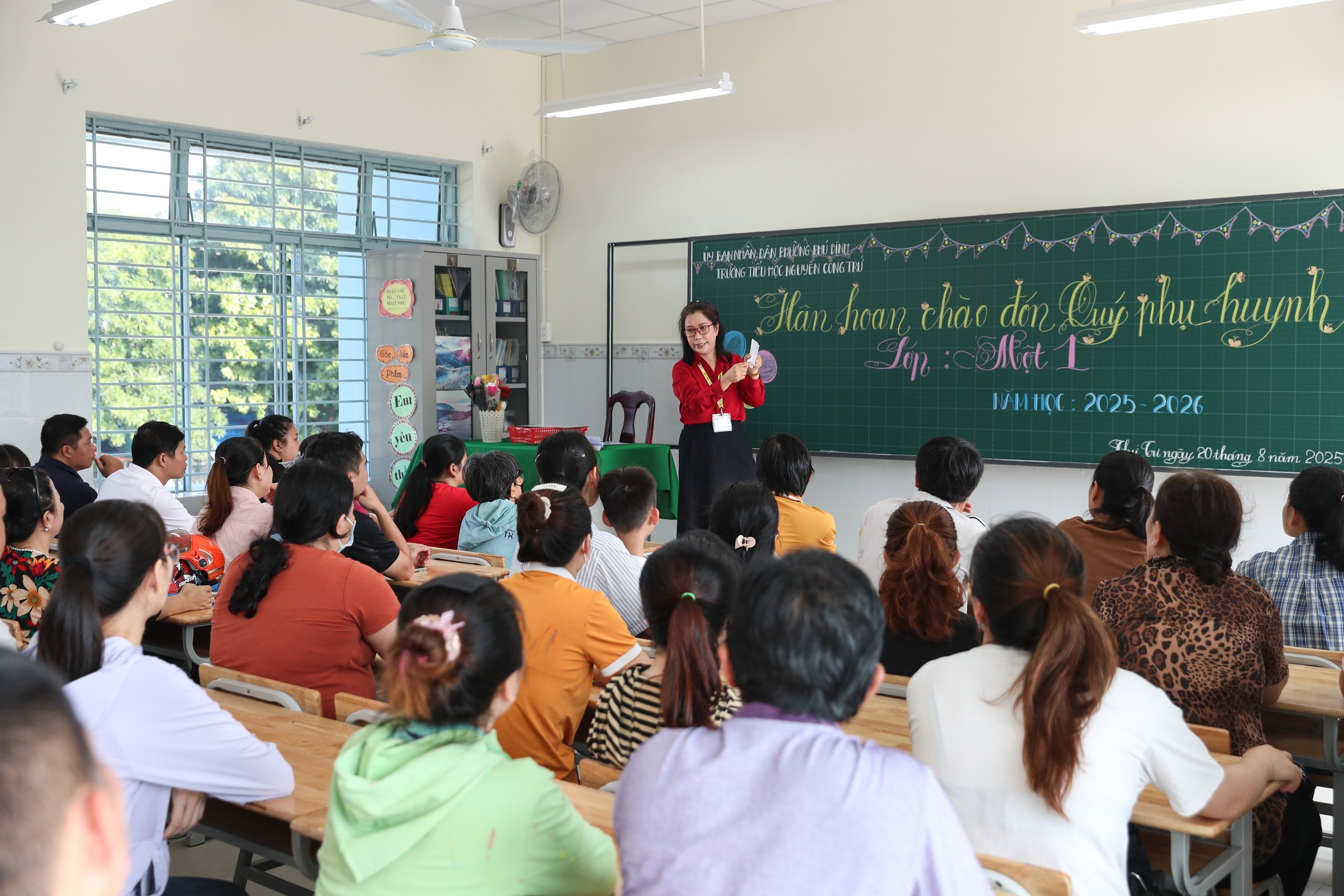 Học sinh lớp 1 nô nức ngày tựu trường - Ảnh 10.