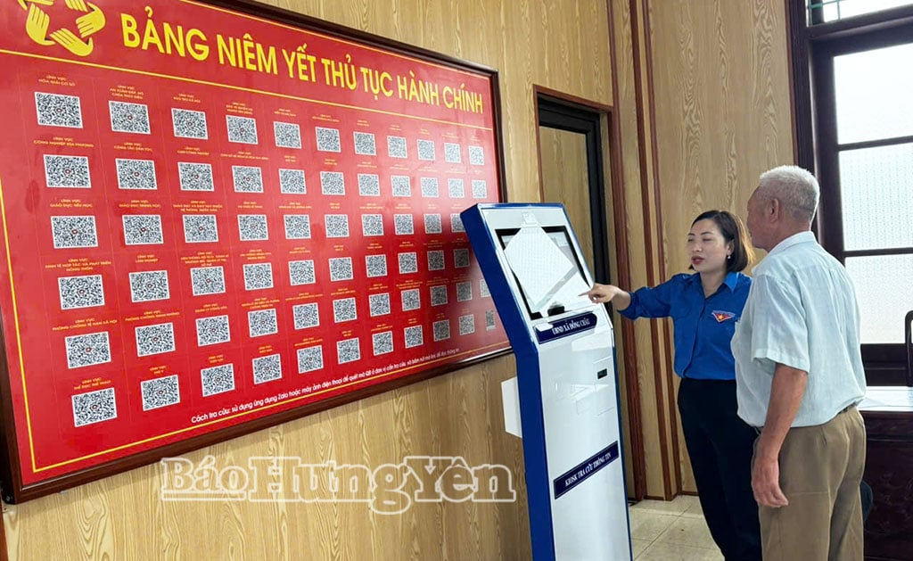 เยาวชนตำบลดงเชาสนับสนุนให้ประชาชนรู้จักกับรัฐบาลดิจิทัล