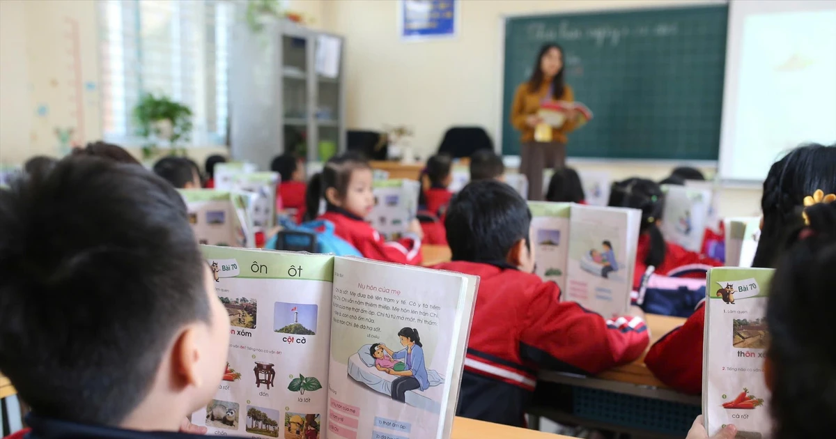 Đề xuất một bộ sách giáo khoa không hợp xu thế
