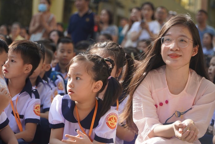 Vỡ òa cảm xúc trong ngày 