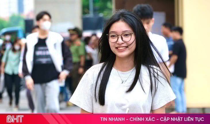 Schools are not allowed to announce university admission scores before 12:30 on August 22.