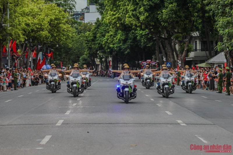 Phân luồng phục vụ tổng hợp luyện, sơ duyệt và tổng duyệt diễu binh, diễu hành ở Hà Nội -0