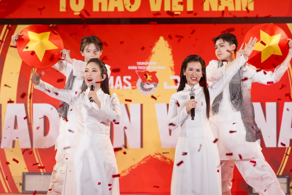 NSND Bạch Tuyết gây bất ngờ khi kết hợp cải lương và rap cùng Pháo - 2