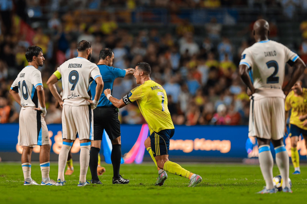 C.Ronaldo gây tranh cãi ở bàn thắng giúp Al Nassr vào chung kết - 1