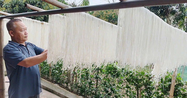 Đưa mì gạo làng Vai bay xa