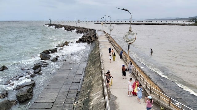 Phú Quốc: Bắn 120 thùng pháo hoa mừng Quốc khánh - Ảnh 1.