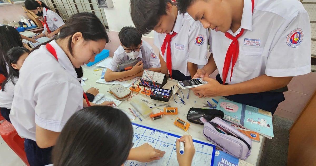 Năm học mới, TP.HCM đẩy mạnh ứng dụng công nghệ  các môn khoa học, ngoại ngữ