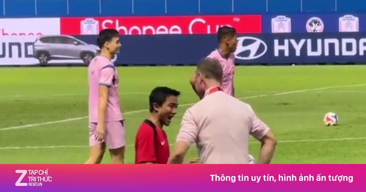 Coach Mano Polking reunites with 'Thai Messi'