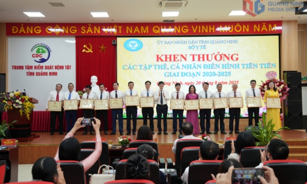 Hội nghị điển hình tiên tiến ngành Y tế Quảng Ninh lần thứ IV