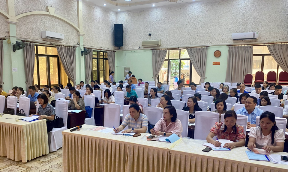 Jornada de capacitación sobre gestión presupuestaria para implementar políticas preferenciales para personas con méritos académicos - Periódico electrónico Cao Bang