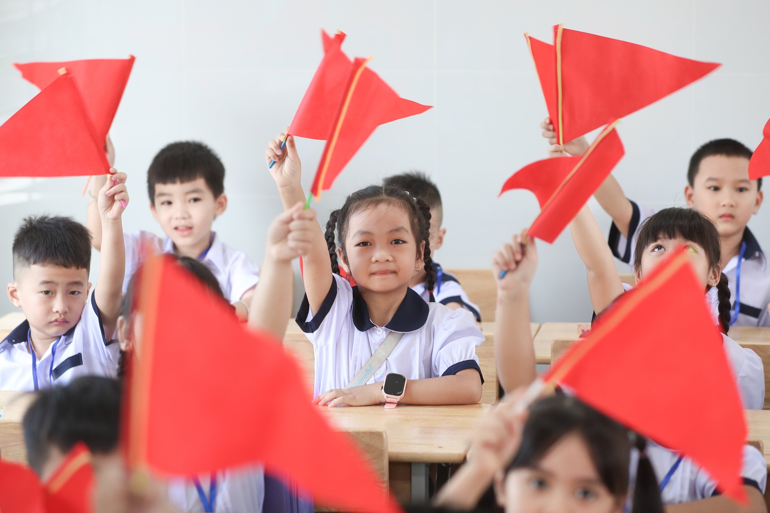 Học sinh lớp 1 nô nức ngày tựu trường - Ảnh 6.