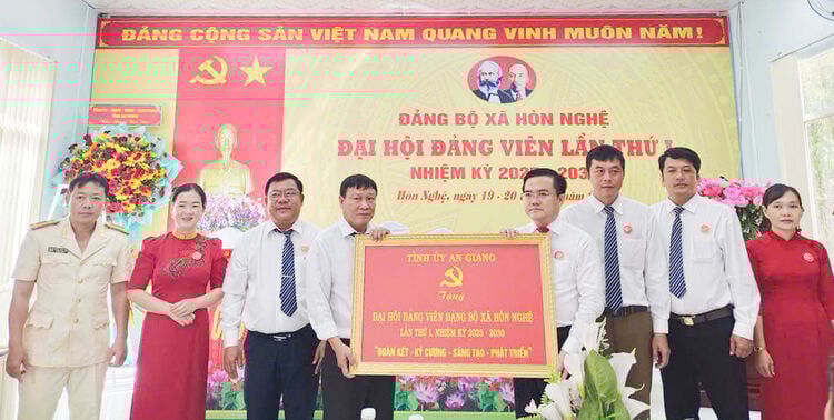 Xã Hòn Nghệ cần khai thác hiệu quả tiềm năng, thế mạnh kinh tế biển, đảo