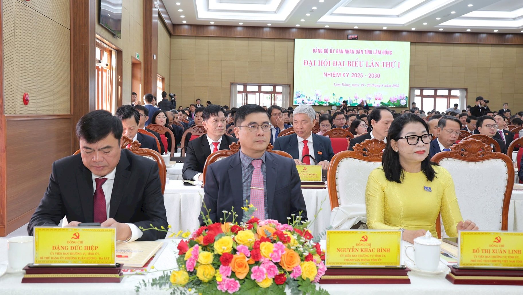 dai-bieu-du-khai-mac(1).jpg