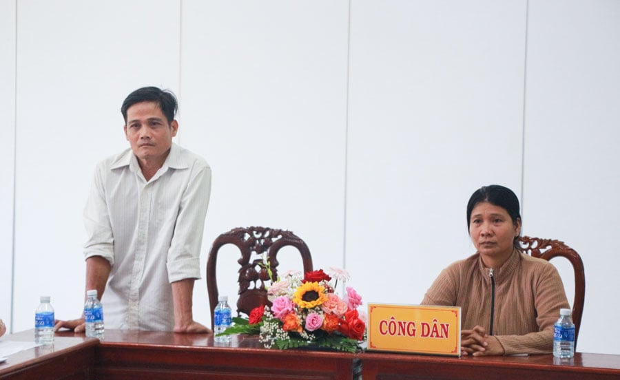 ប្រជាពលរដ្ឋ ដួង ថាញ់ឡាប បញ្ចេញមតិ។